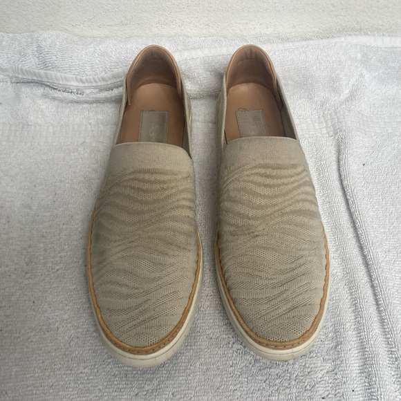 UGG Shoes Women's Cream Weave Slip On Sneakers Size 11 Coastal Casual Walking - Picture 1 of 16